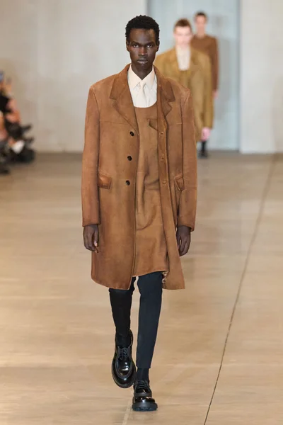 Look 47